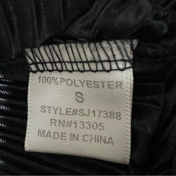 SAN JOY Silver Black Metallic Off The Shoulder Pleated Romper Size S - Picture 12 of 16